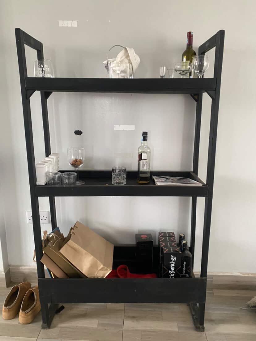 Hello...I wanna sell my mini house bar @ 8k