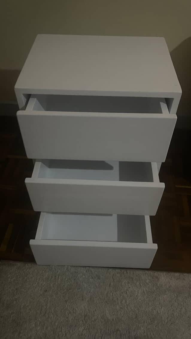 Selling this bedside table @7k