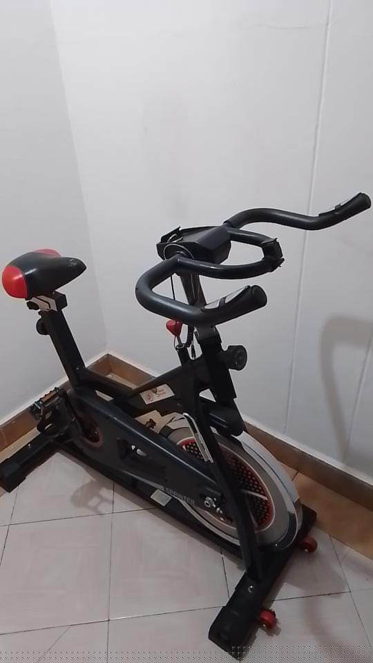 The Spin Bike 35Kg  is a type of indoor exercise bike designed for home or gym use.  Key Features: W
