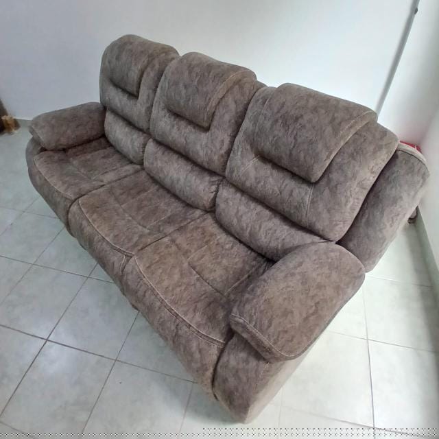 A 3 seater sofa... Slightly used Reason for declutter: moving out  Selling price 14k (negotiable)  P