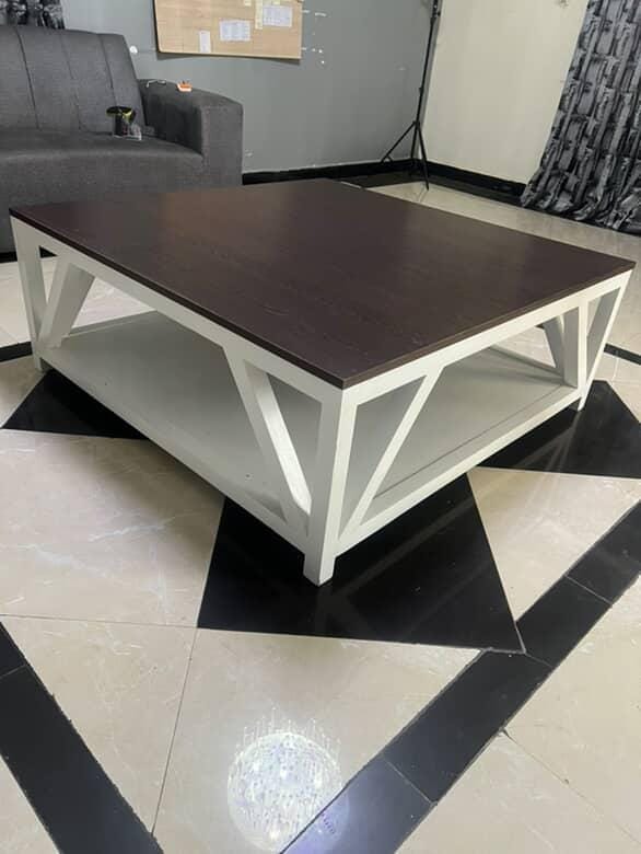Cofee table to go for 8k,