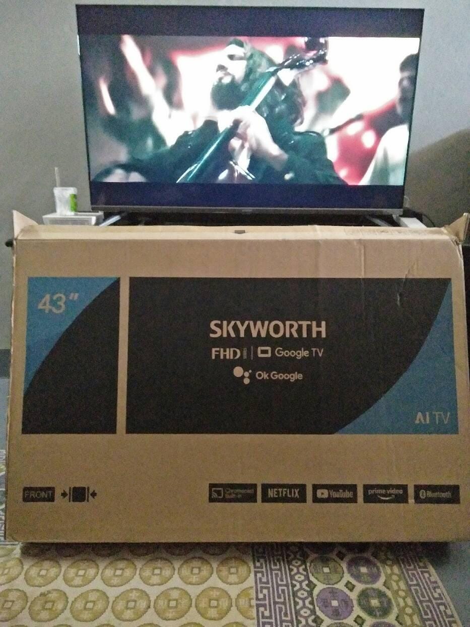 Hey so am selling a Skyworth 43" smart tv 5 months old locally used selling at 25k location Ngong to